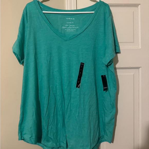 Torrid girlfriend signature Jersey V-Neck tee - Picture 4 of 6